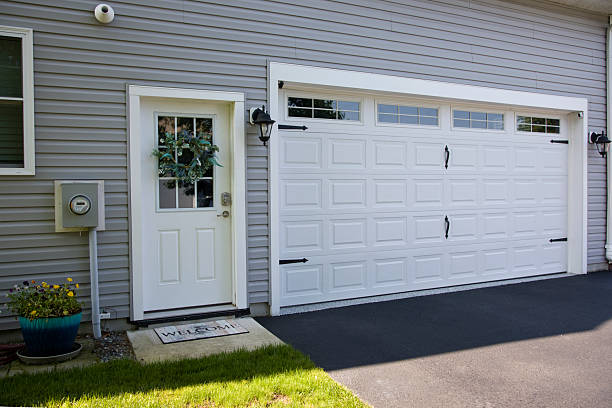 24/7 Emergency Garage Door Panel Replacement experts in Kersey, CO